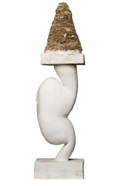 Kurt Hüpfner, Dame mit schöner Frisur, 1963, Gips, Seegras, Leim, 108,5 × 20,7 × 29,7 cm, Priva ...